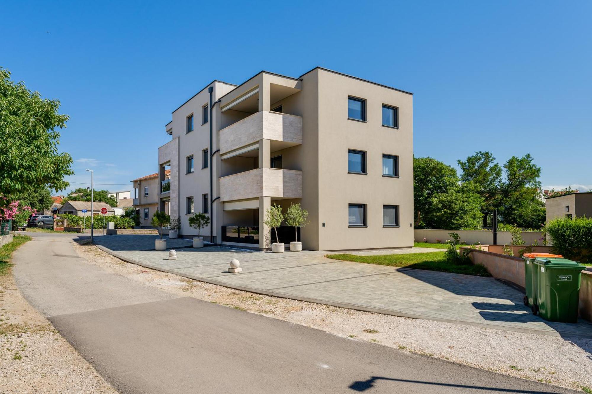 Salt Bloom Apartments Nin Exteriör bild