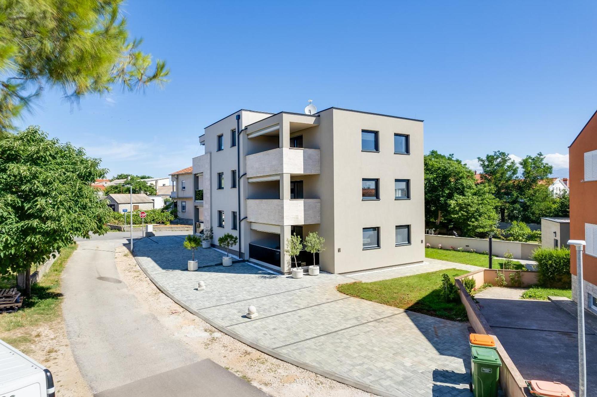 Salt Bloom Apartments Nin Exteriör bild